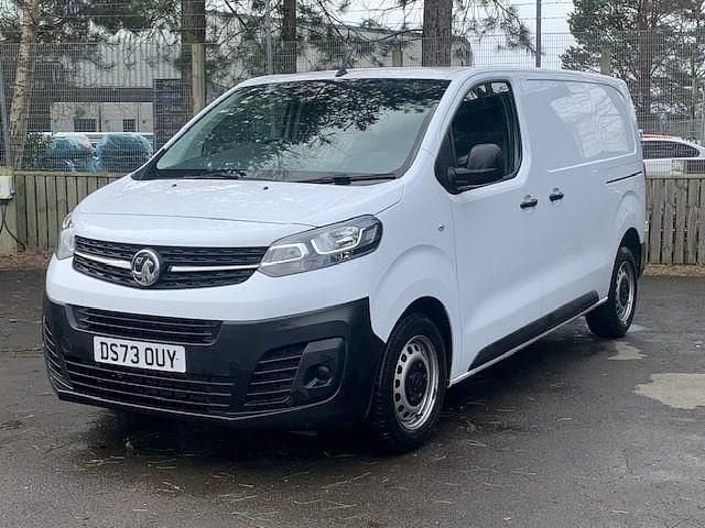 Used Vauxhall Vivaro 100 HP (73 kW) 2023 White MPV