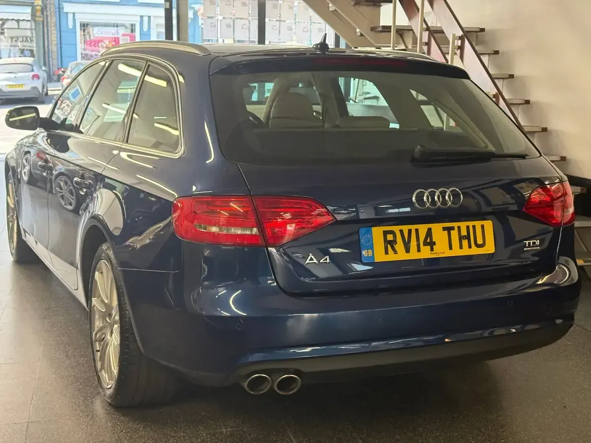Used Audi A4 177 HP (130 kW) 2014 Blue Estate