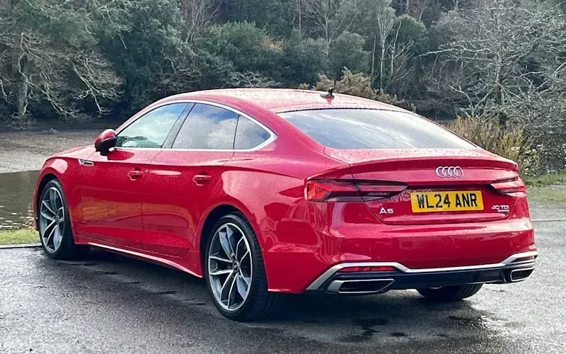 Usado Audi A5 Sportback S-Line 204 CV (150 kW) 2024 Rojo Utilitario