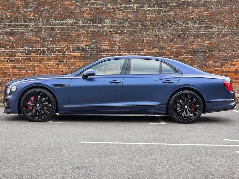 Used Bentley Flying Spur 635 HP (467 kW) 2022 Blue Sedan