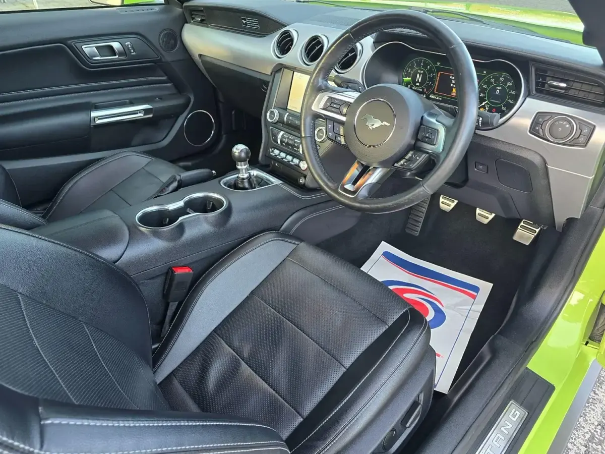 Usado Ford Mustang Fastback 2020 Amarillo Coupe