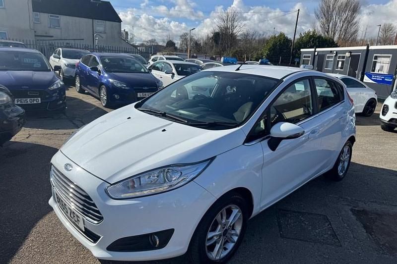 White Used 2015 Ford Fiesta Zetec Hatchback | £3,995 (Fair price) - Image 1/1