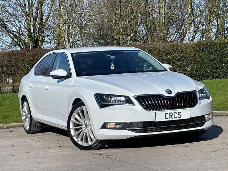 Used Skoda Superb SE L Executive 190 HP (139 kW) 2017 White Hatchback