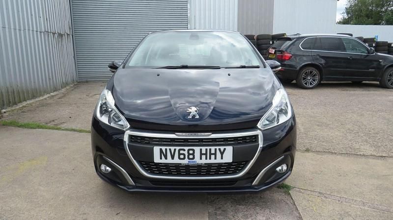 Used Peugeot 208 Signature Sky 2018 Blue Hatchback