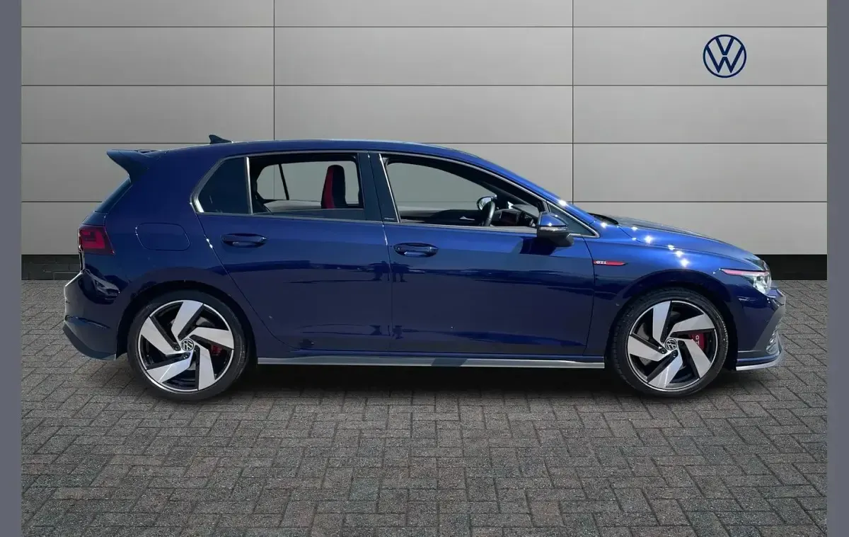 Used VW Golf VIII GTI Clubsport 296 HP (217 kW) 2021 Blue Hatchback