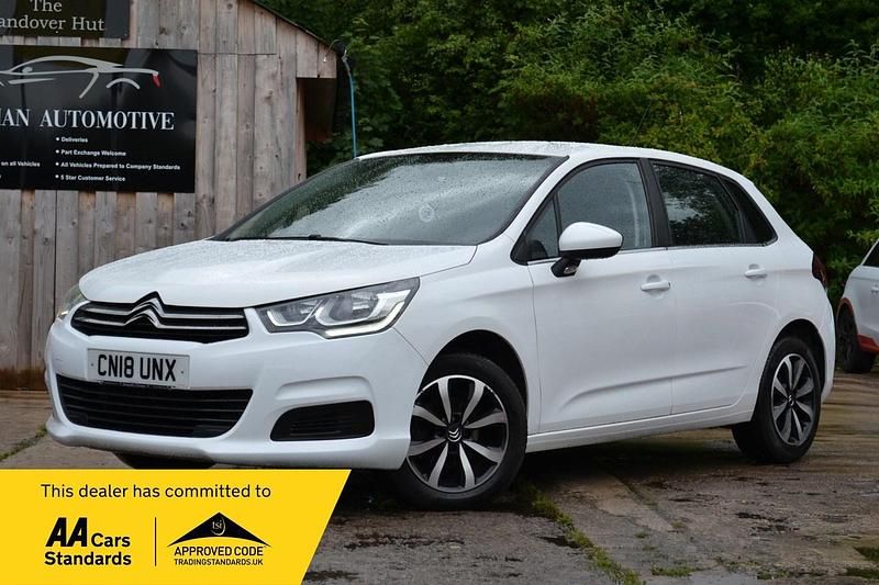 Used Citroën C4 PureTech 130 HP (95 kW) 2018 White Hatchback