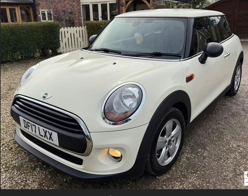 Used Mini ONE Hatch 102 HP (75 kW) 2017 White Hatchback