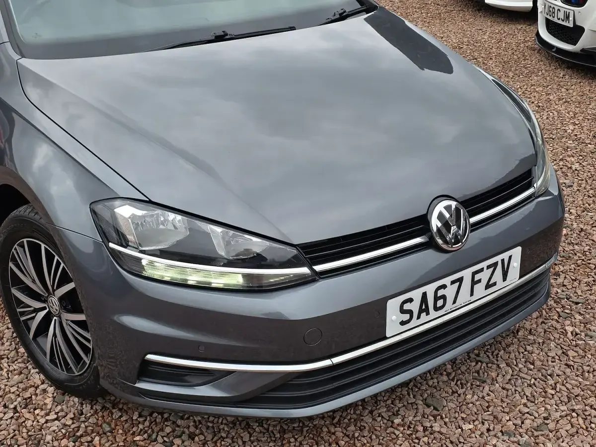 Used VW Golf VII SE 110 HP (80 kW) 2017 Grey Hatchback