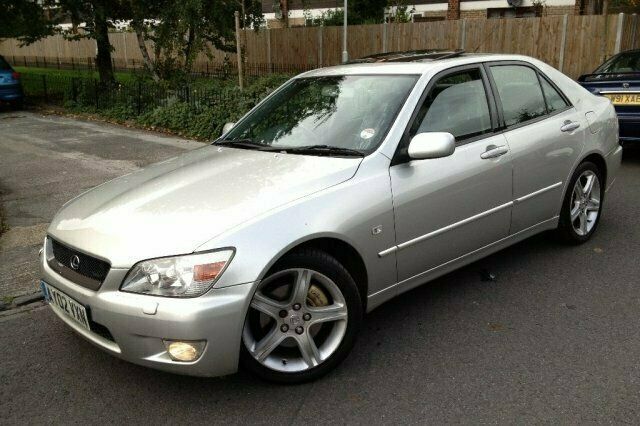 Used 2002 Lexus IS200 Sedan | £1,995 - Image 1/4