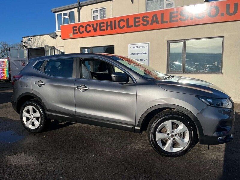 Grey Used 2018 Nissan Qashqai Acenta Premium SUV | £7,290 (Good price) - Image 1/4