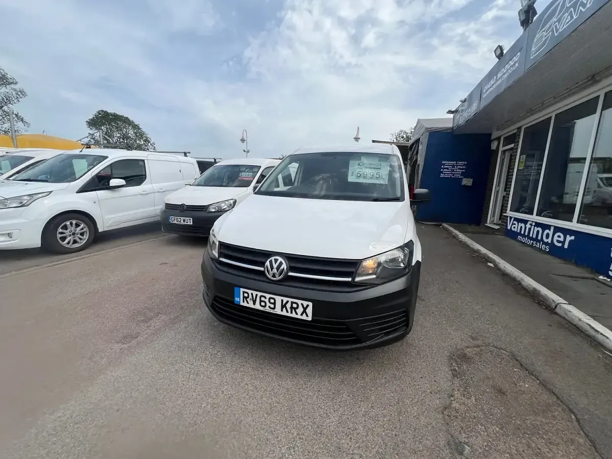 Used VW Caddy Startline 102 HP (75 kW) 2019 White MPV