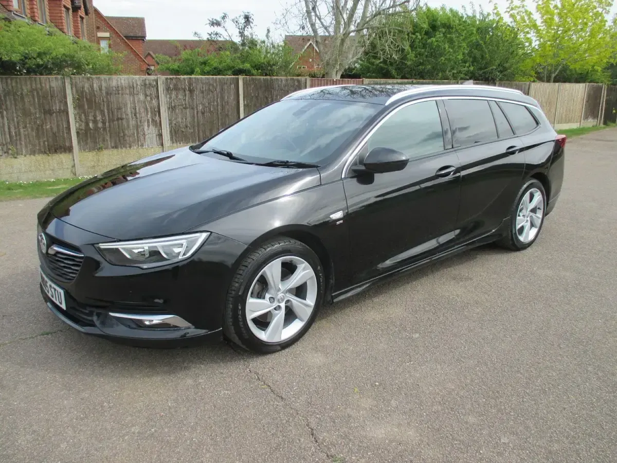 Used Vauxhall Insignia SRi 165 HP (121 kW) 2018 Black Estate