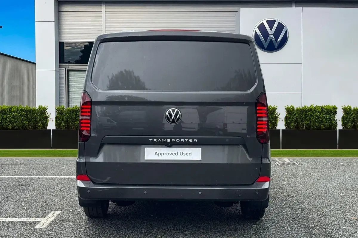 New VW Transporter Pro 148 HP (108 kW) 2026 Grey Van