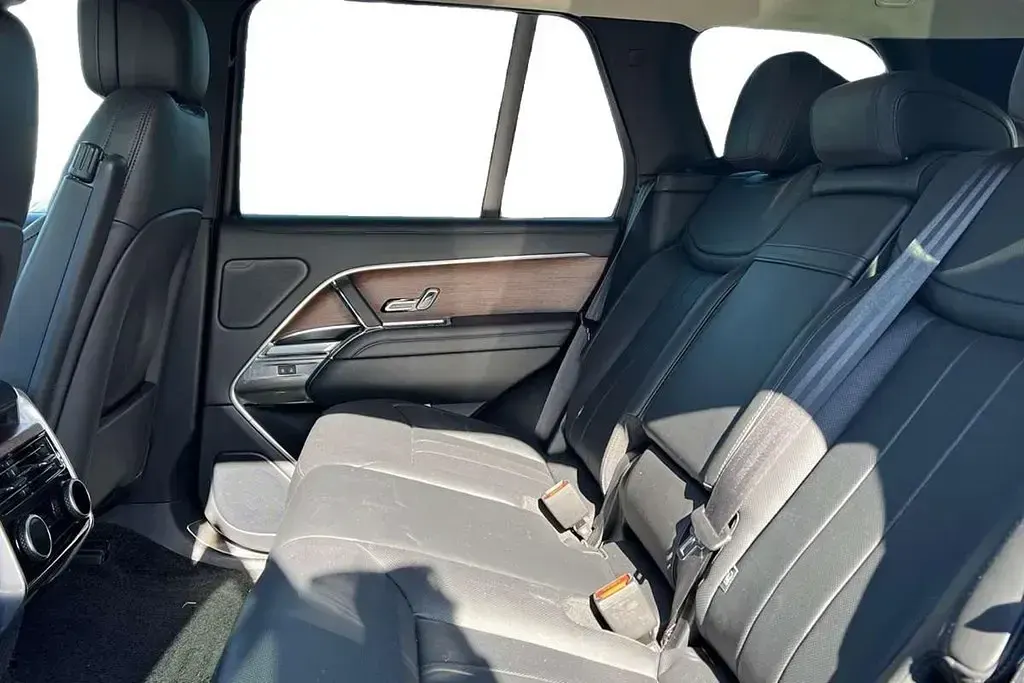 Begagnad Land Rover Range Rover HSE 344 HK (253 kW) 2025 Grå SUV