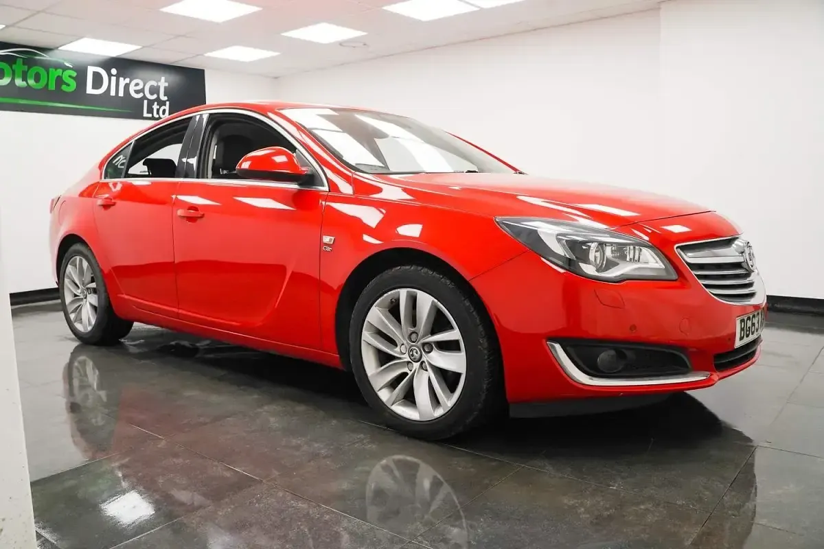 Used Vauxhall Insignia Elite 170 HP (125 kW) 2014 Red Hatchback