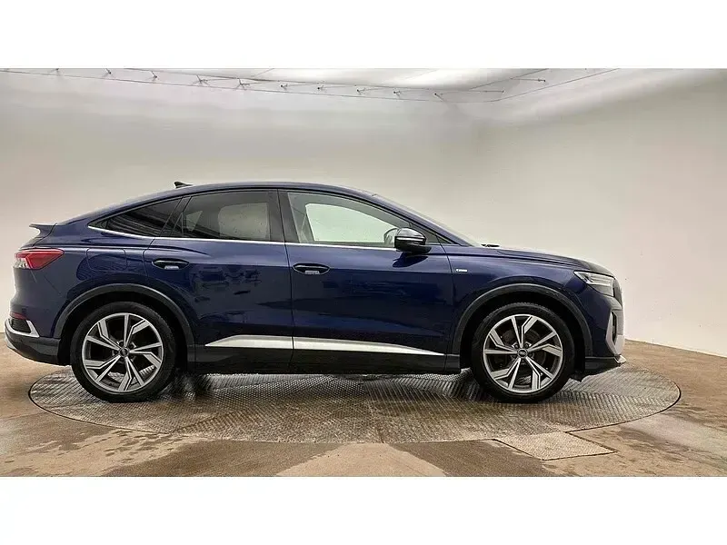 Used Audi Q4 e-tron Comfort 150 kW (204 HP) 2021 Blue SUV