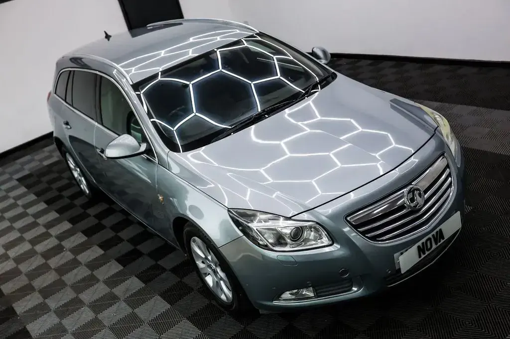 Used Vauxhall Insignia Elite 160 HP (117 kW) 2012 Silver Estate
