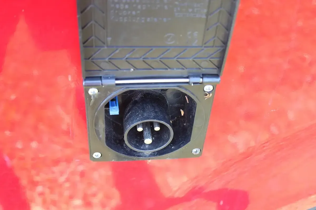 Used VW T5 SE 140 HP (102 kW) 2011 Red Van