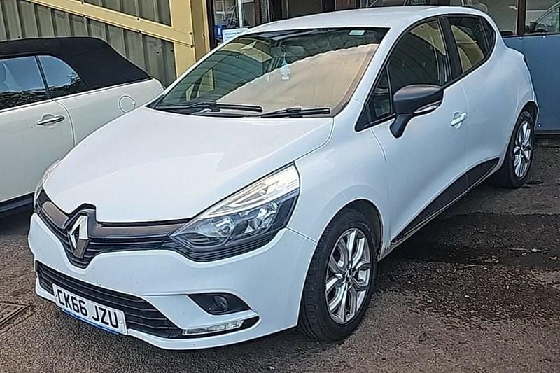 White Used 2016 Renault Clio IV Play Hatchback | £2,695 (Fair price) - Image 1/1