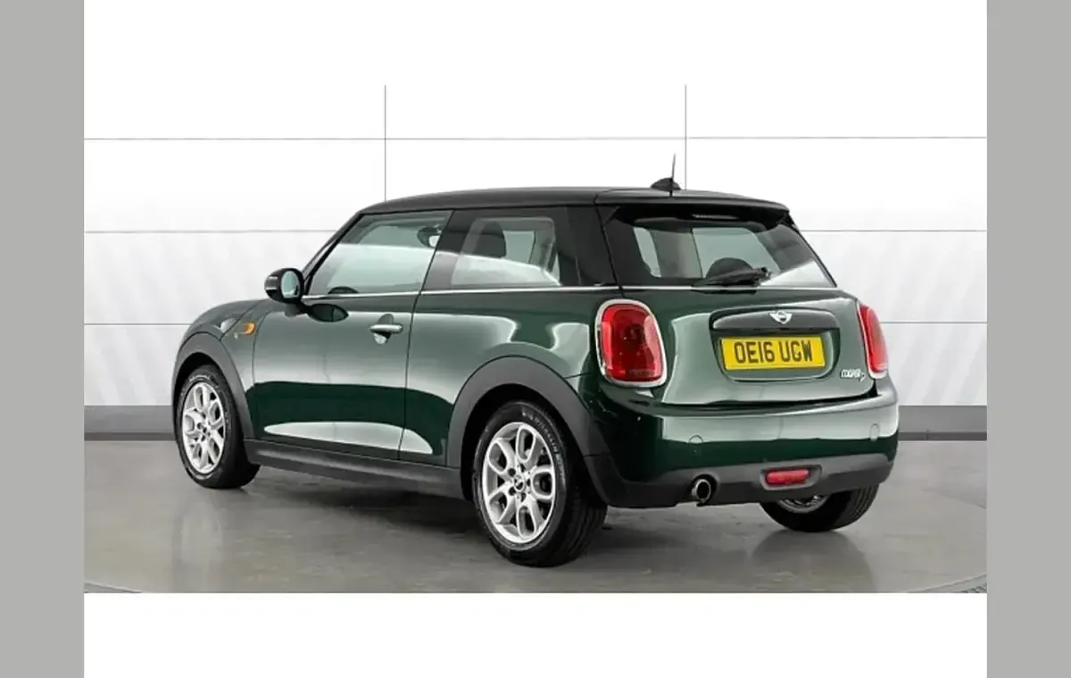 Used Mini Cooper D 113 HP (83 kW) 2016 Green Hatchback