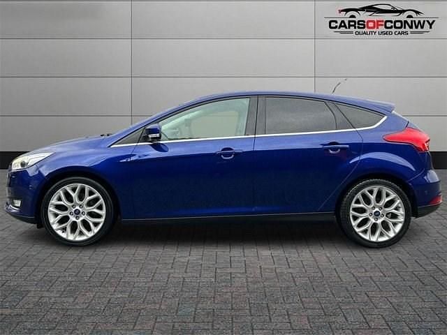 Used Ford Focus Titanium X 182 HP (133 kW) 2017 Blue Hatchback