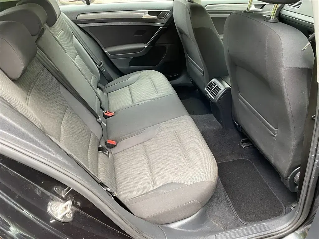 Used VW Golf VII SE 115 HP (84 kW) 2018 Black Hatchback
