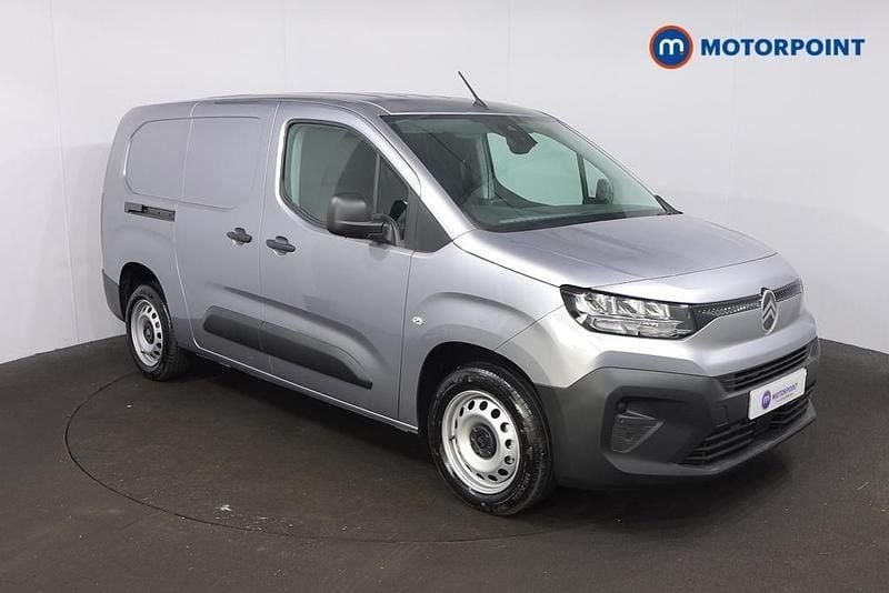 Grey New 2025 Citroën Berlingo MPV | £16,999 (Good price) - Image 1/4