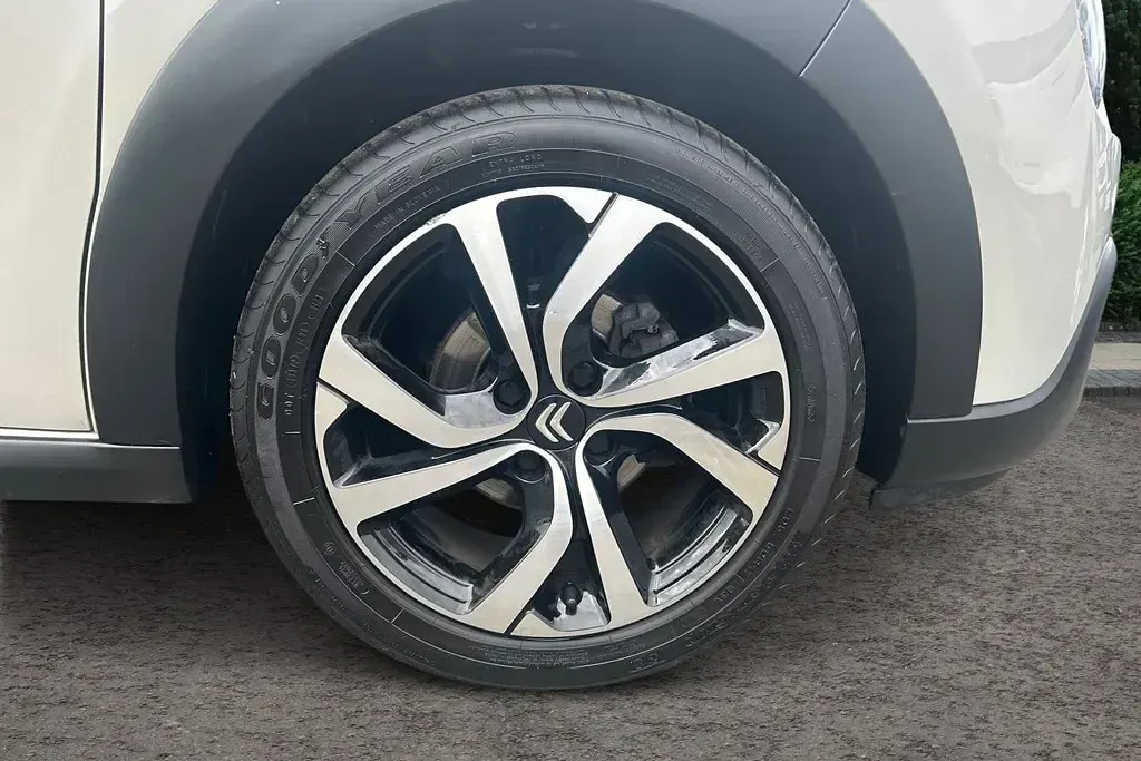 Used Citroën C3 PureTech 83 HP (61 kW) 2024 Grey Hatchback
