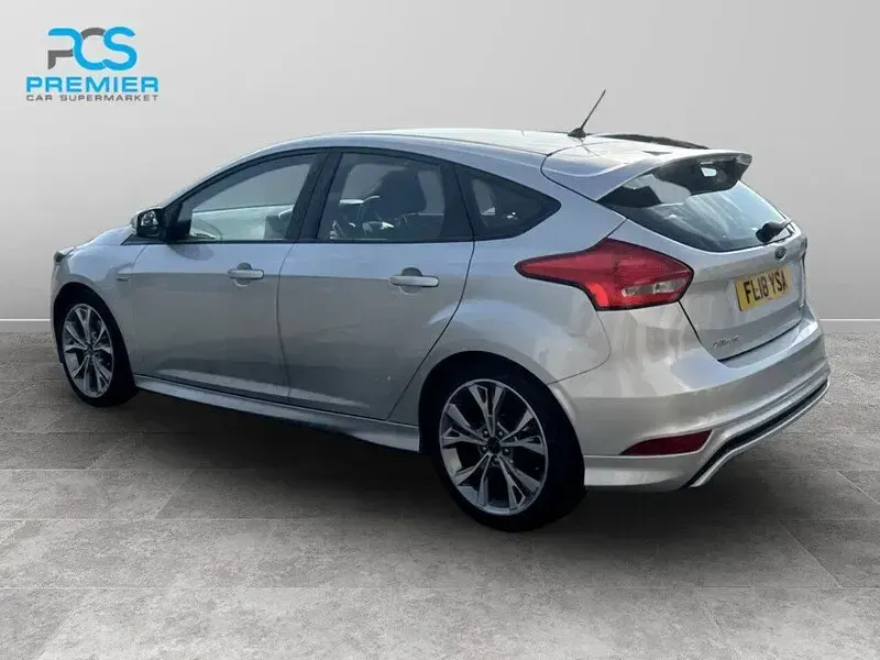 Used Ford Focus ST-Line 150 HP (110 kW) 2018 Silver Hatchback