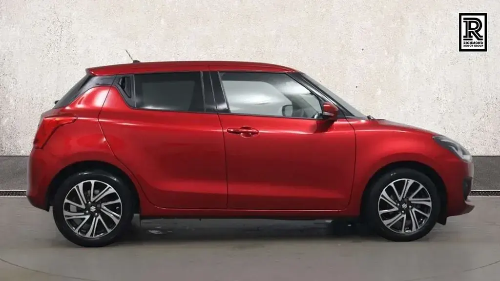 Used Suzuki Swift SZ5 83 HP (61 kW) 2022 Red Hatchback