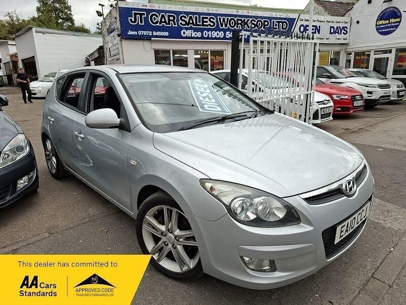 Silver Used 2010 Hyundai i30 Premium Hatchback | £2,000 (Fair price) - Image 1/3