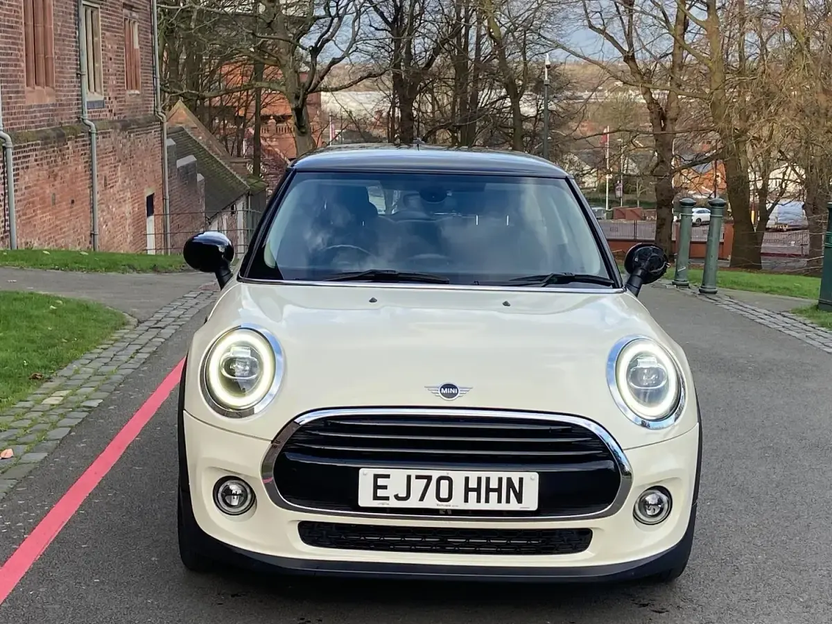 Used Mini Cooper Classic 2020 White Hatchback