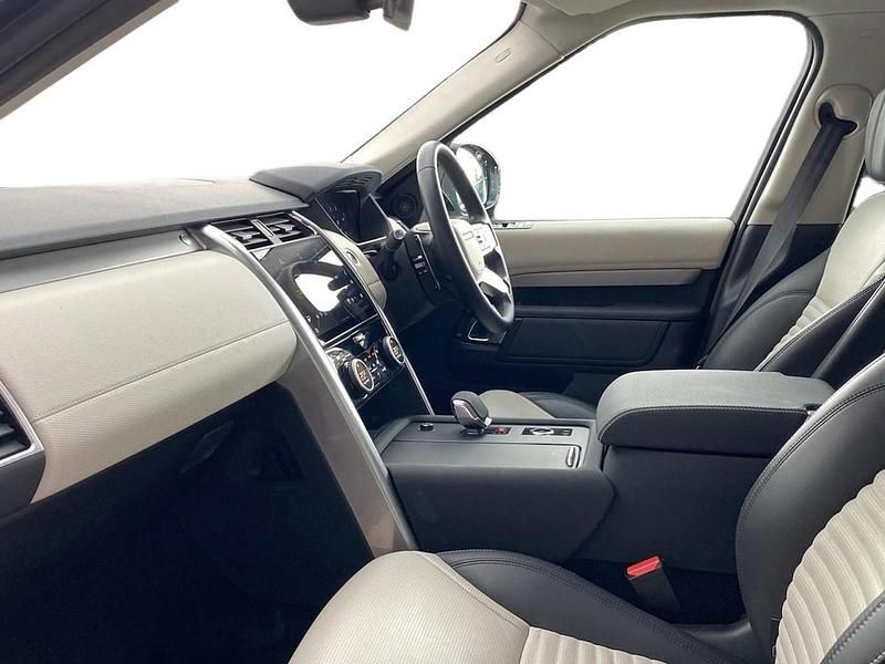Used Land Rover Discovery 5 HSE Dynamic 350 HP (257 kW) 2025 Grey SUV