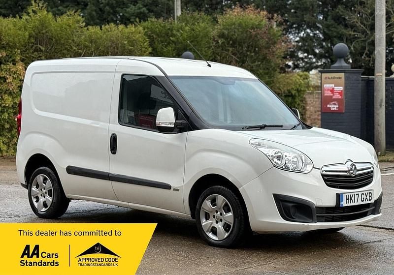 White Used 2017 Vauxhall Combo Sportive Van | £4,490 (Fair price) - Image 1/2