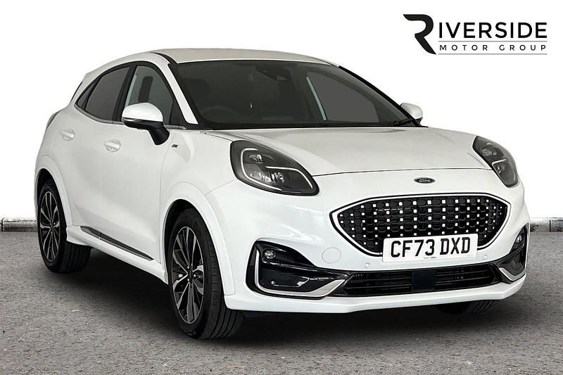 Polar white Used 2023 Ford Puma Gen-E ST-Line Hatchback | £20,490 (Fair price) - Image 1/4