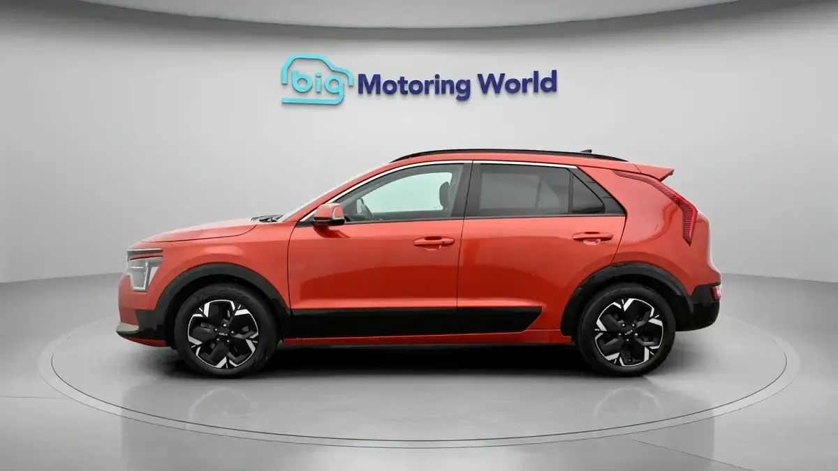Used Kia e-Niro 147 kW (201 HP) 2023 Orange SUV