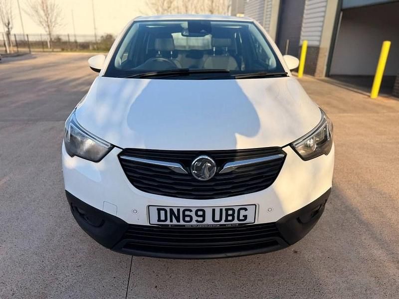 Used Vauxhall Crossland X S 110 HP (80 kW) 2019 White SUV