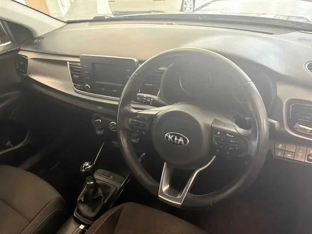 Used Kia Rio 84 HP (61 kW) 2017 Grey Hatchback