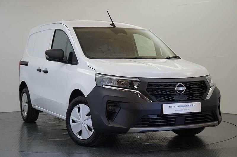 White Used 2024 Nissan Townstar Acenta MPV | £16,799 (Fair price) - Image 1/3