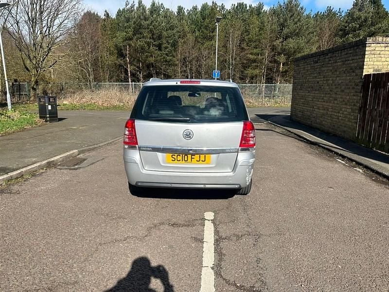 Used Vauxhall Zafira Elite 2010 Silver MPV