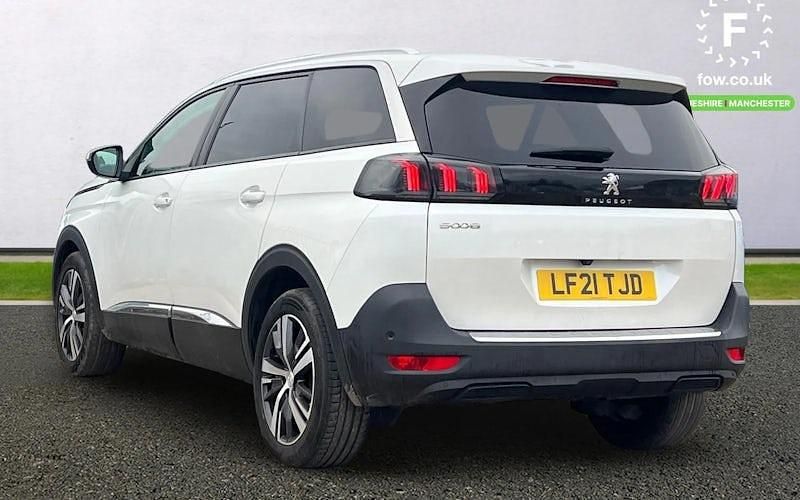 Used Peugeot 5008 Allure 131 HP (96 kW) 2023 Estate