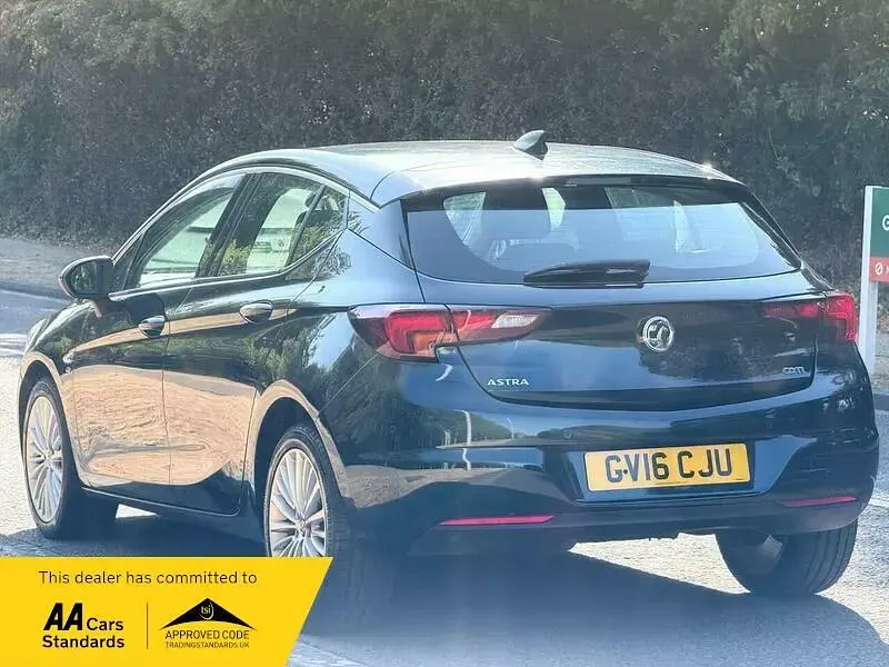 Used Vauxhall Astra Elite 136 HP (100 kW) 2016 Green Hatchback