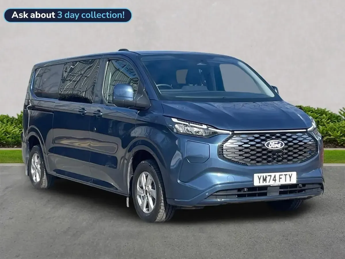 Usado Ford E-Transit Limited 100 kW (136 HP) 2024 Azul Van