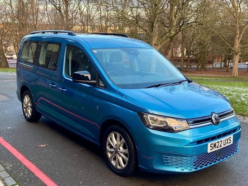 Begagnad VW Caddy Maxi Life 122 HK (89 kW) 2022 Blå Minibuss