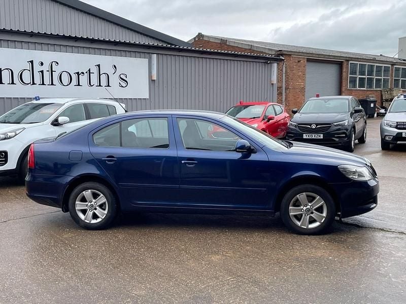 Used Skoda Octavia SE 130 HP (95 kW) 2010 Blue Hatchback