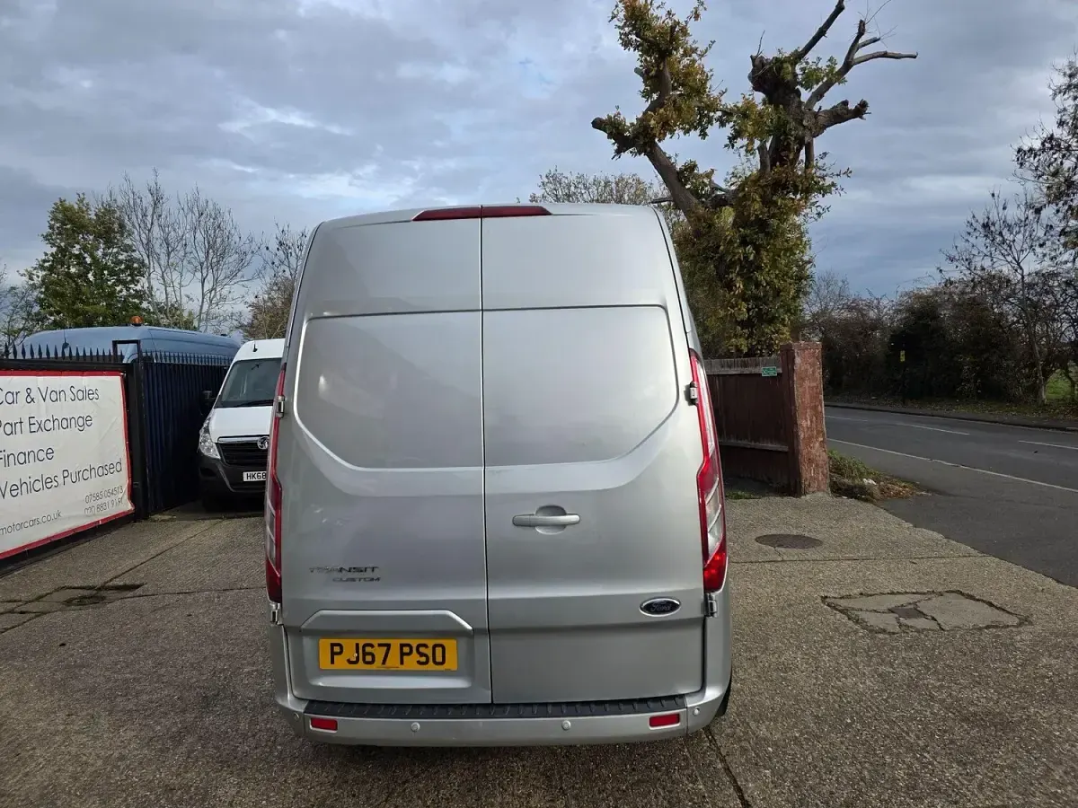 Used Ford Transit Custom Limited 130 HP (95 kW) 2017 Silver Van