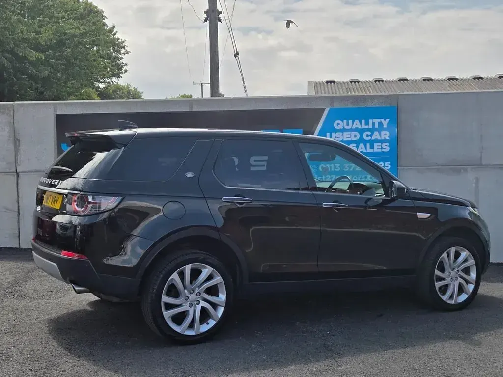 Used Land Rover Discovery 5 HSE Luxury 180 HP (132 kW) 2017 Black SUV