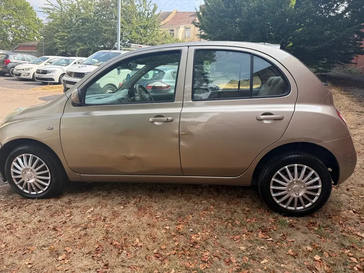 Used Nissan Micra SE 2005 Gold Hatchback