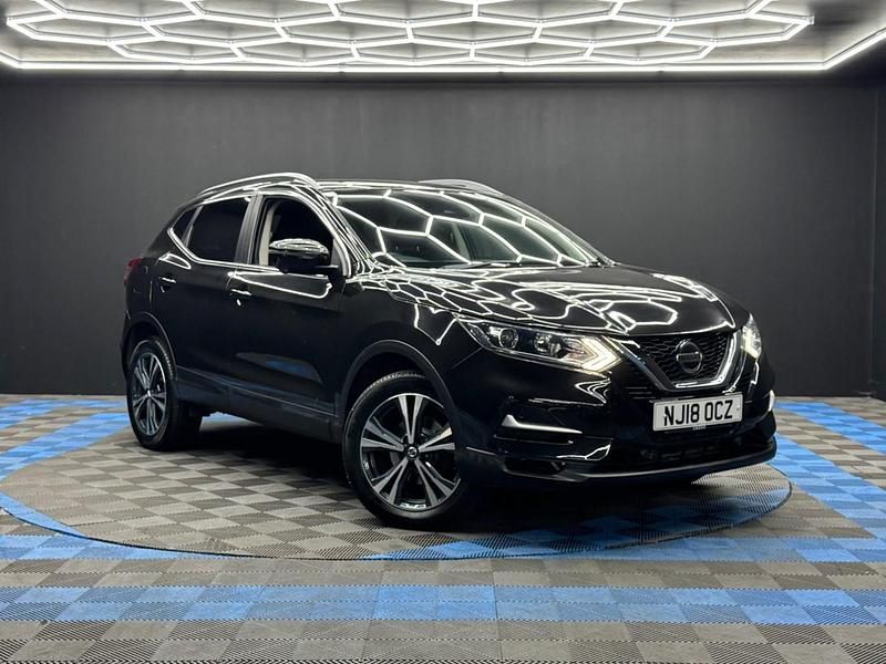 Black Used 2018 Nissan Qashqai N-Connecta SUV | £12,790 (Fair price) - Image 1/4