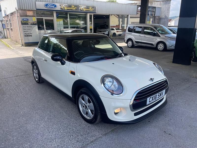 White Used 2018 Mini Cooper Hatch Hatchback | £6,995 (Good price) - Image 1/4
